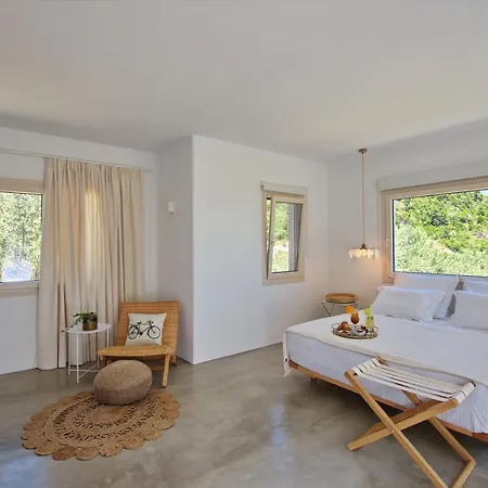 Eleon Suites New Isomata Exterior photo