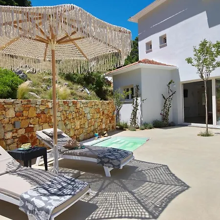 Eleon Suites New Isomata Exterior photo