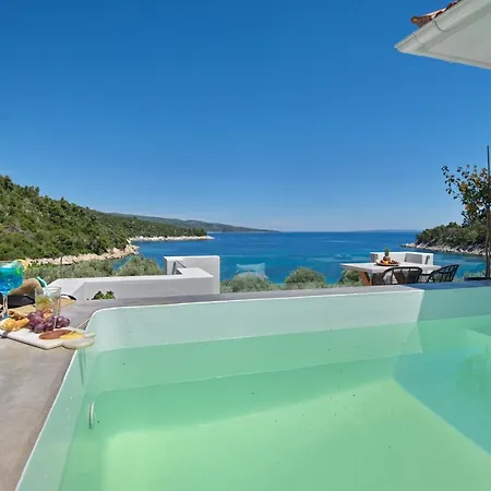 Eleon Suites New Isomata Exterior photo