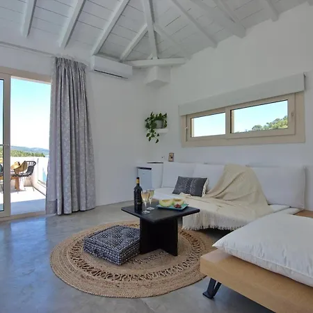 Eleon Suites New Isomata Exterior photo
