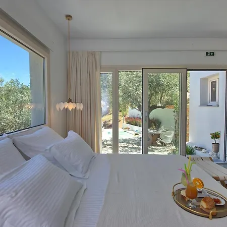 Eleon Suites New Isomata Exterior photo