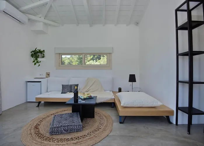 Eleon Suites New